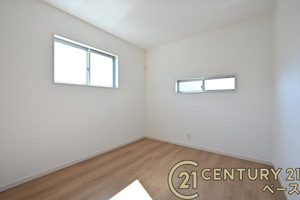 桜井市谷 ２号地 ／新築一戸建の洋室|■現地撮影写真■明るい雰囲気の洋室です！