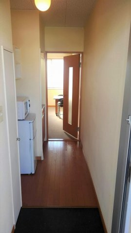 レオパレスサニーコートの玄関