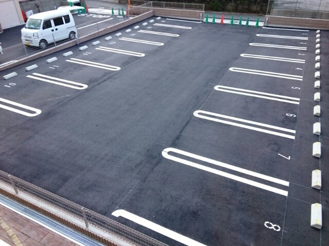 ルフナ　Ⅱの駐車場