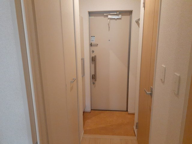 ミーテ　ジラソーレの玄関