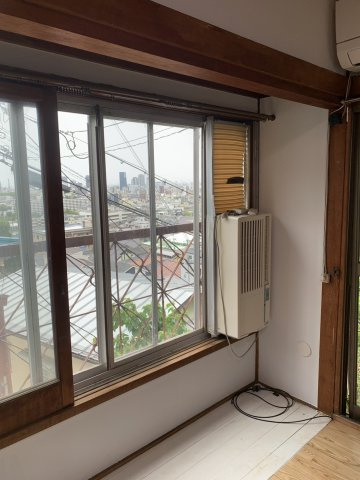 ひよどり戸建の内装|明るい室内です