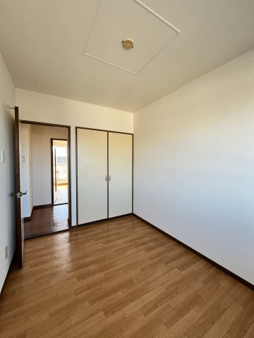 メゾンドールの洋室