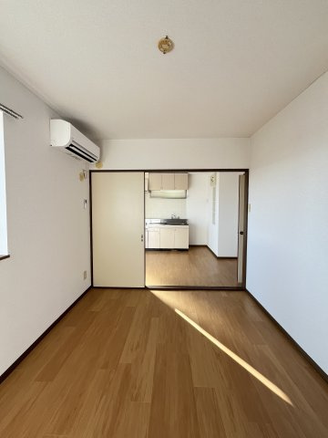 メゾンドールの居間・リビング