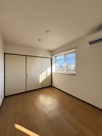 メゾンドールの居間・リビング