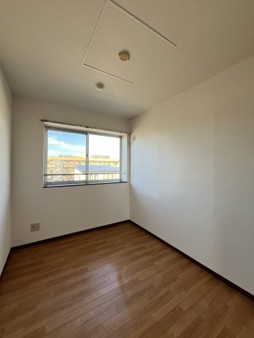 メゾンドールの洋室