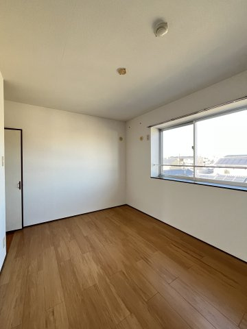 メゾンドールの洋室