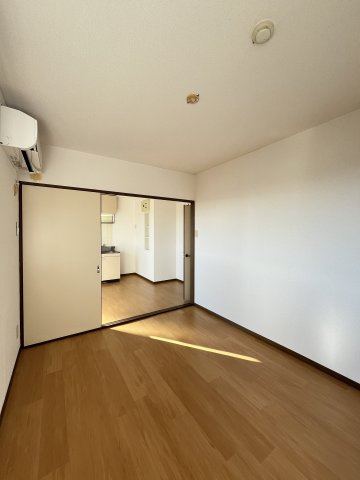 メゾンドールの居間・リビング