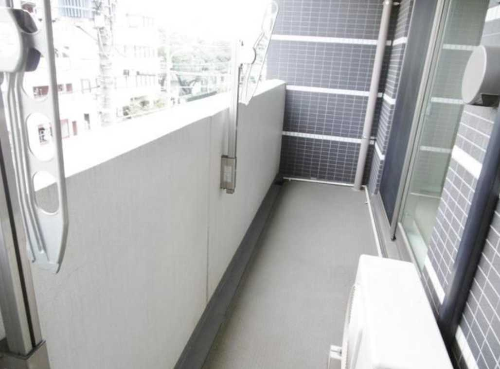 カスタリア三宿　ペット相談可　角部屋　礼金０のバルコニー