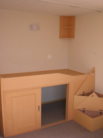 レオネクストみどうたうん　２１の居間・リビング|2階ベッド