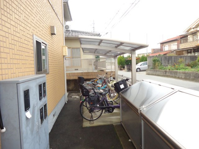 【その他共用部分】 | クレスト 弐番館 | 屋根付き駐輪場