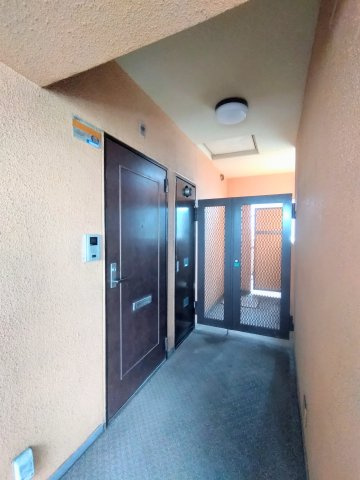 ライオンズマンション和歌山三木町の玄関