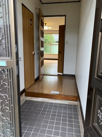 ハイネスフランセの玄関