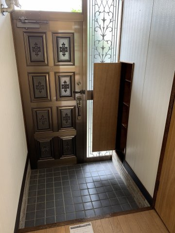 ハイネスフランセの玄関