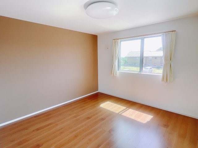 【中古戸建】前橋市総社町桜が丘の洋室|子供部屋のメリットは「自立心を養うことができる」「自分で整理整頓できるようになる」そして、お子様が成長した際には「プライバシーを確保できる」といい事だらけ♪