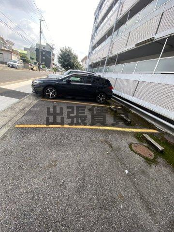 仲介手数料0円！！エクセラ歌里の駐車場