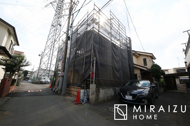 【前面道路含む現地写真】 | 日当たりの良いお家は嬉しいですよね。それぞれ価値観が分かれる箇所です、実際に内覧して日当たりの心地よさをご体感下さいね♪
