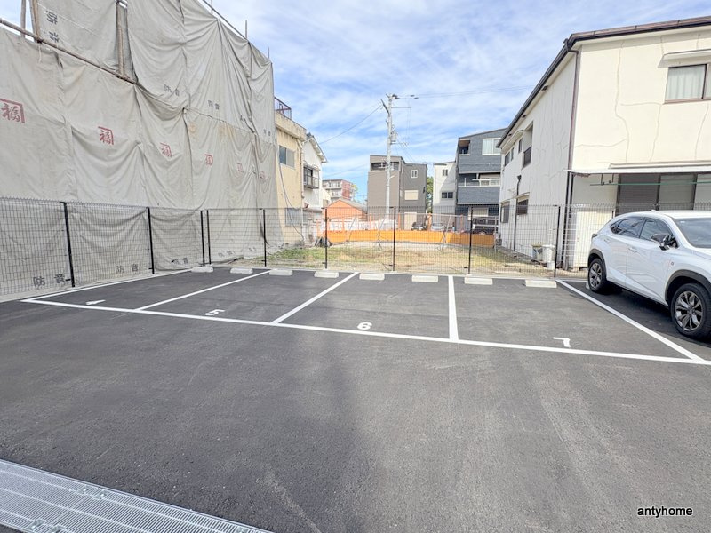 ワールドアイ大阪West Gate　仲介手数料無料の駐車場
