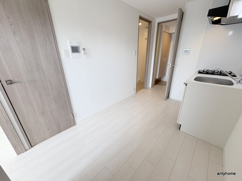 ワールドアイ大阪West Gate　仲介手数料無料の居間・リビング