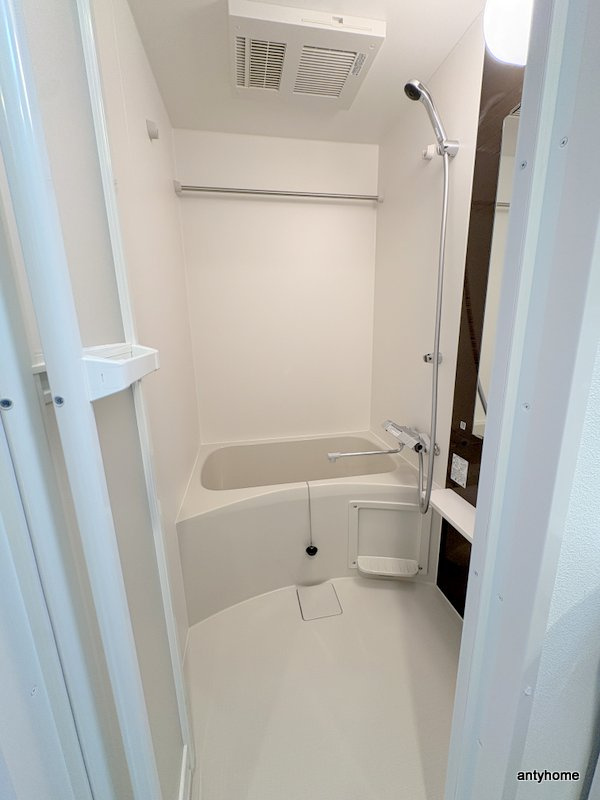 ワールドアイ大阪West Gate　仲介手数料無料の浴室