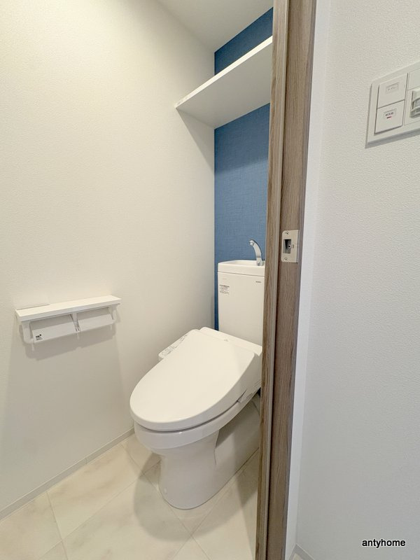 ワールドアイ大阪West Gate　仲介手数料無料のトイレ