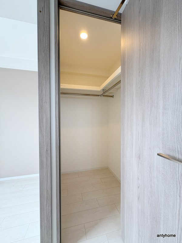 ワールドアイ大阪West Gate　仲介手数料無料の収納