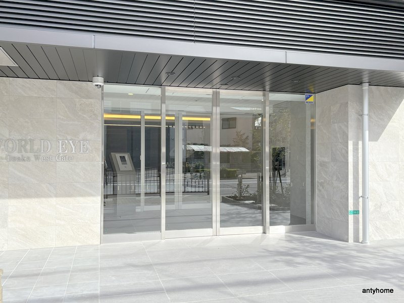 ワールドアイ大阪West Gate　仲介手数料無料のエントランス