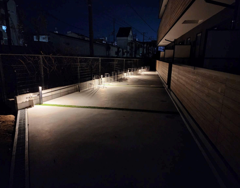 大阪府大東市南津野辺町　新築1棟売マンションの駐輪場