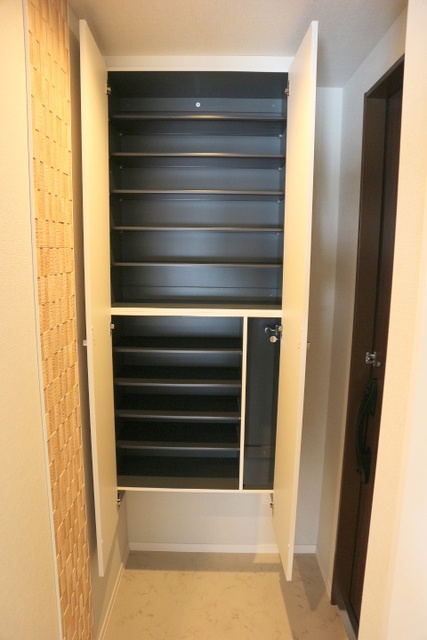 Ｐｒｅｃｉａ自由が丘の玄関