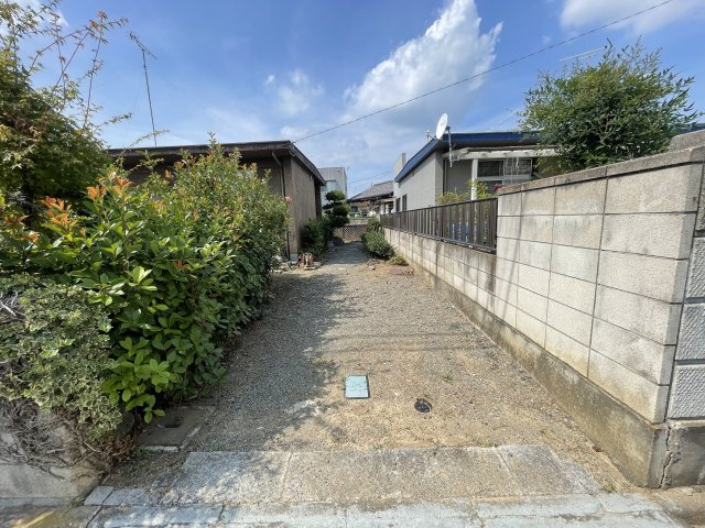 【中古戸建】伊勢崎市新栄町の駐車場|■現地写真となります。
