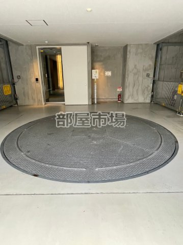 アトラス押上の駐車場|ターンテーブル