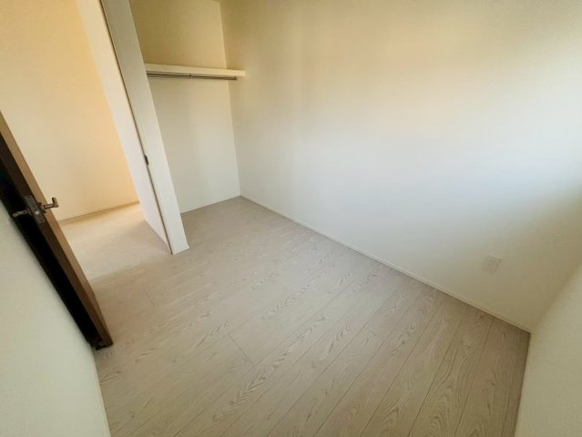 よかタウン／中央区出水８丁目２期／２号棟の洋室