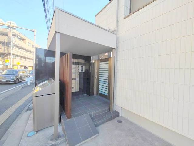 ウィステリアのエントランス