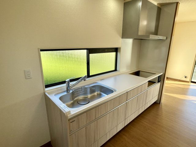 【キッチン】 | リフォーム済み中古住宅　東根市神町営団一条通り | キッチンも新しくなりました(^^♪白く清潔感のあるキッチンです。お料理が楽しくなりそう！