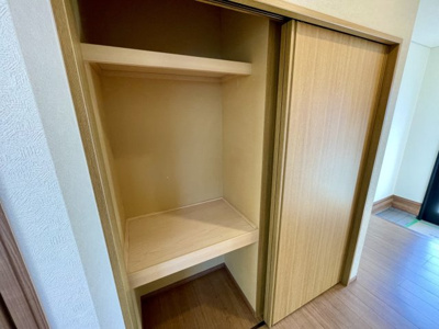【収納】 | リフォーム済み中古住宅　東根市神町営団一条通り | 廊下には便利な収納付きです♪