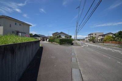 【前面道路含む現地写真】 | 天辰町字碇山 土地