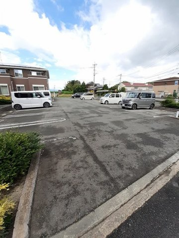 アレーズ　Ｂの駐車場