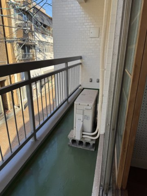 【バルコニー】 | 港町1丁目貸室