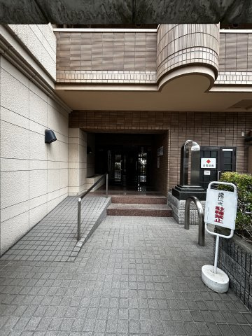 リアン中央のエントランス