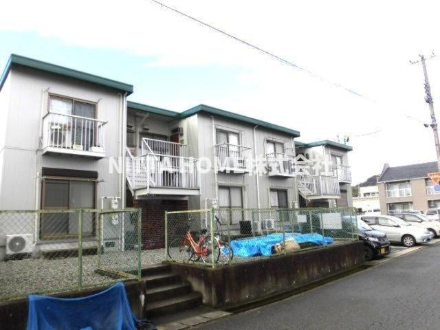 グリーンパレスの外観|駅徒歩圏内でコンビニやスーパーなどが徒歩近くて便利です◎