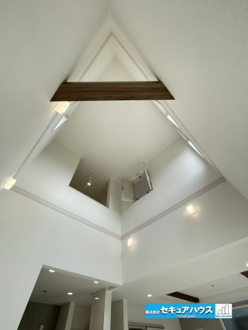 【今からご案内可能】知多市八幡字荒井 全2棟 のキッチン|【キッチン】
◆広々としたキッチンスペースのため家族で並んでお料理することができます♪