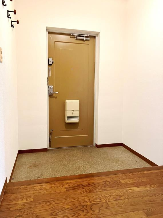 杉戸高野台ベリアス西六番街１２号棟の玄関