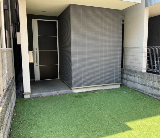 代々木戸建のエントランス