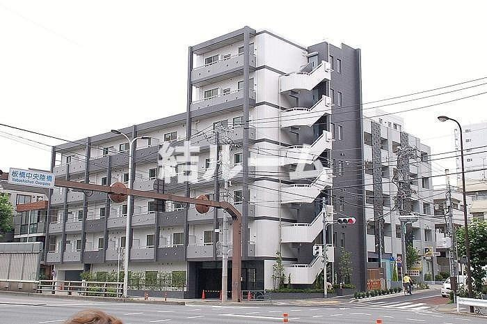 板橋区南常盤台１丁目の賃貸マンションの外観