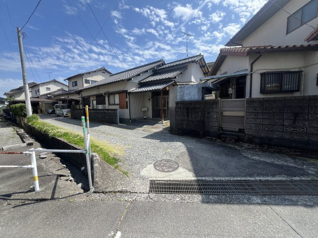 富士市松岡　中古戸建の駐車場