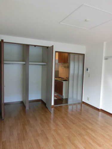 広島市南区東本浦町のアパートの洋室|広々とした洋室です