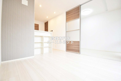 【居間・リビング】 | シリウス千里中央 | ゆったりとくつろげる、落ち着きのある居室空間です