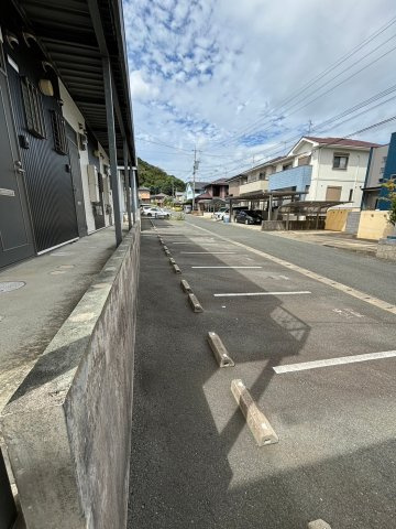 熊本県荒尾市　2棟一括アパートの駐車場