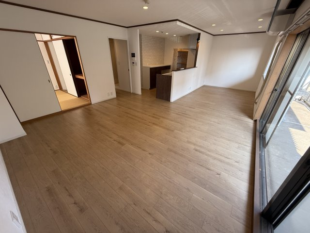 ジオ緑地公園６番館の居間・リビング