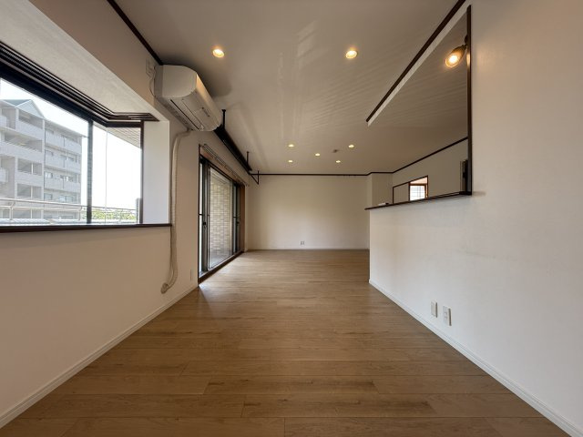 ジオ緑地公園６番館の居間・リビング