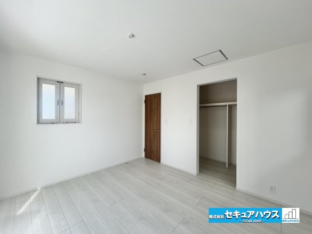 【今からご案内可能】知多市八幡字汐海道　全2棟　の洋室|【洋室】
◆お子様のお部屋や主寝室、来客時の宿泊室、趣味のお部屋としてもご利用いただけます♪